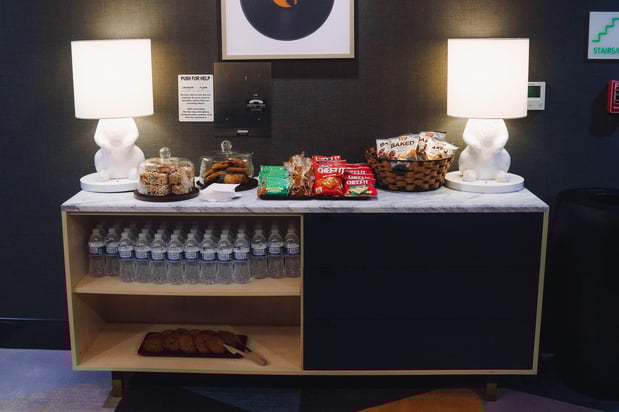 Images Holiday Inn & Suites Nashville Downtown - Broadway by IHG