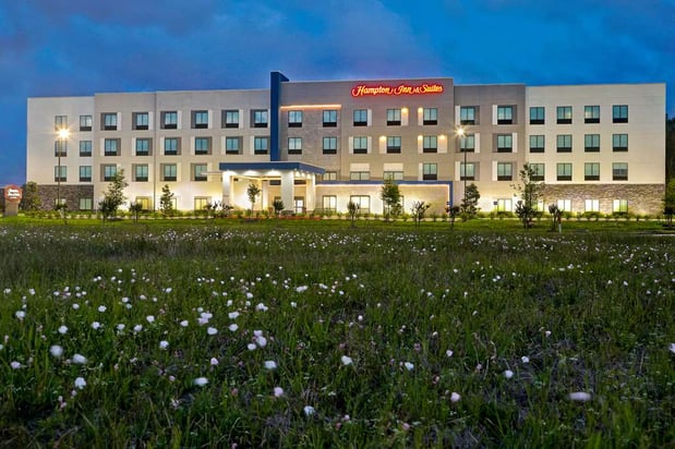 Images Hampton Inn & Suites Houston East Beltway 8