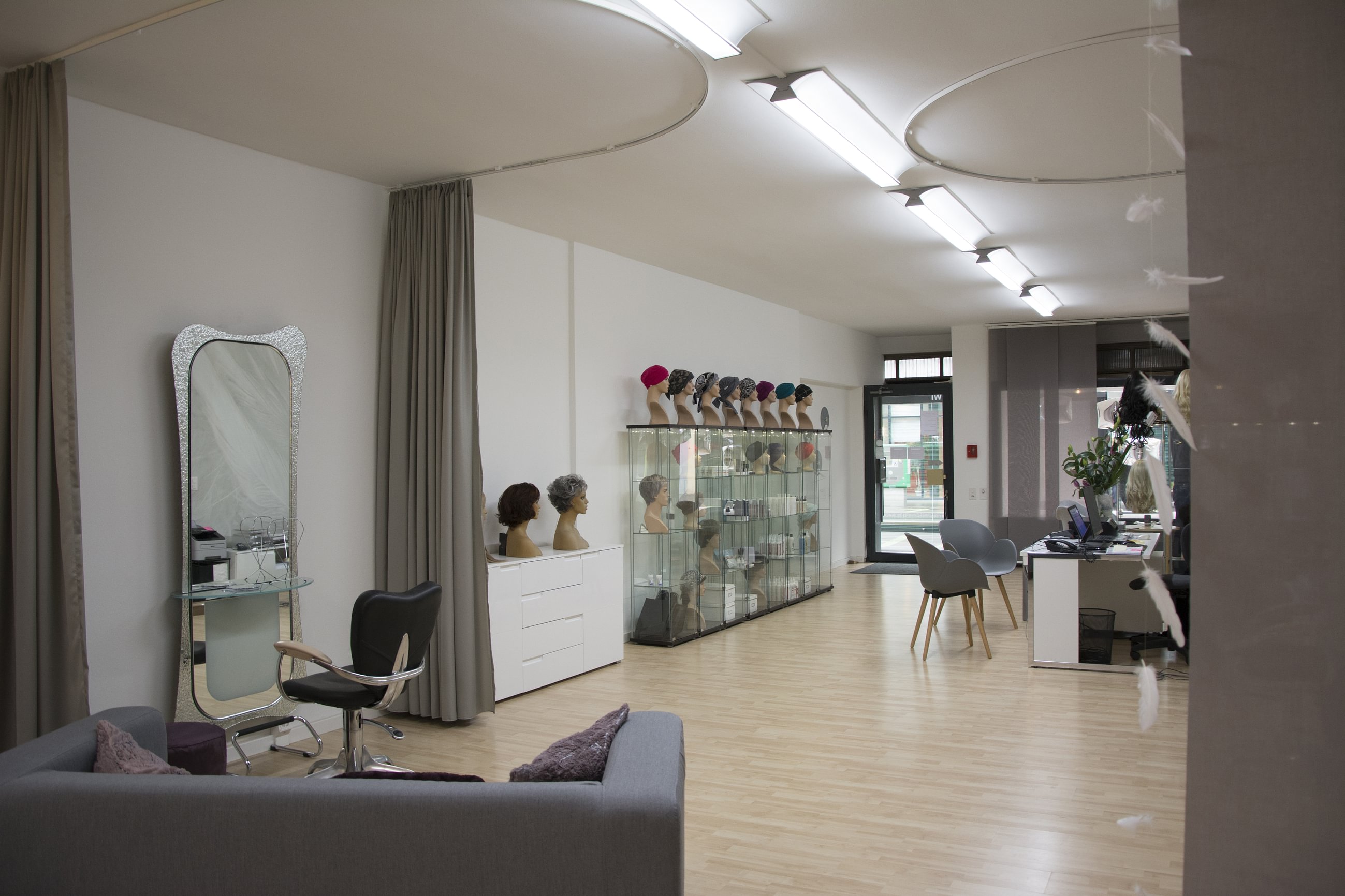 Bilder das Perückenhaus Basel, Alessandra Audiberti
