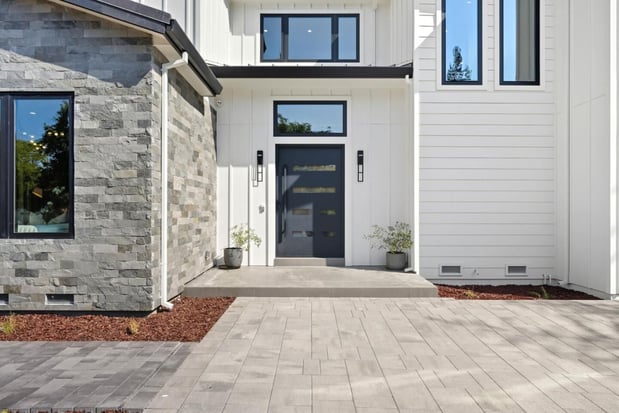 Images Nancy Soliz, Realtor