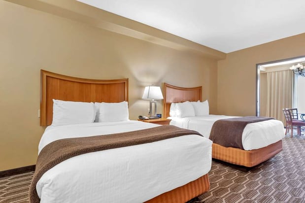 Images Best Western Plus Swiss Chalet Hotel & Suites