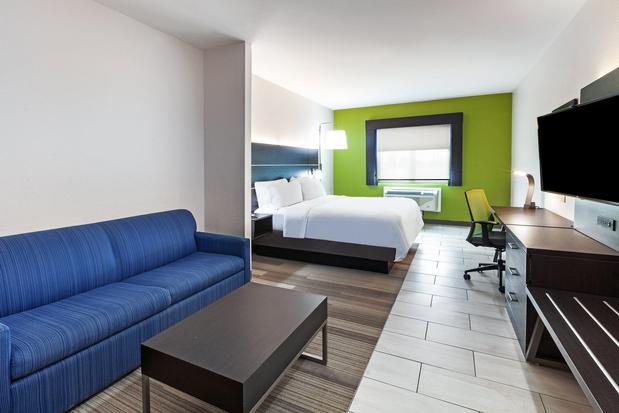 Images Holiday Inn Express & Suites Port Lavaca, an IHG Hotel