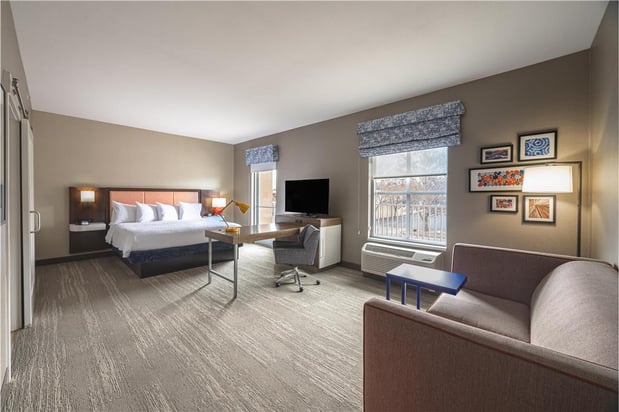 Images Hampton Inn & Suites Logan
