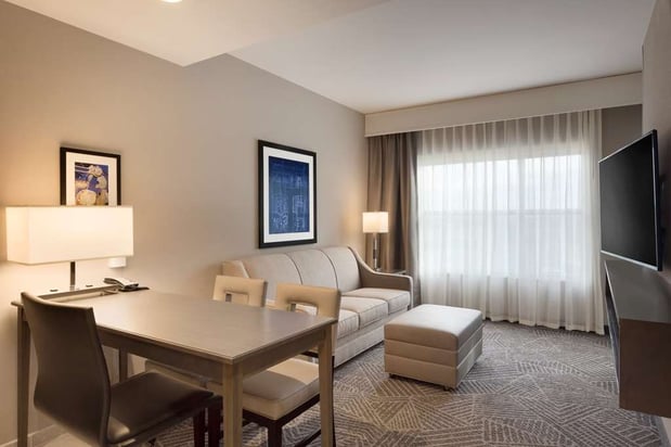Images Embassy Suites by Hilton Kansas City Olathe