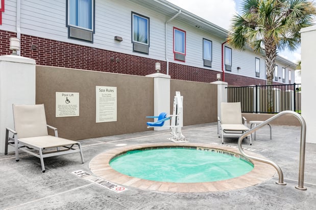 Images Holiday Inn Express & Suites Clute - Lake Jackson by IHG