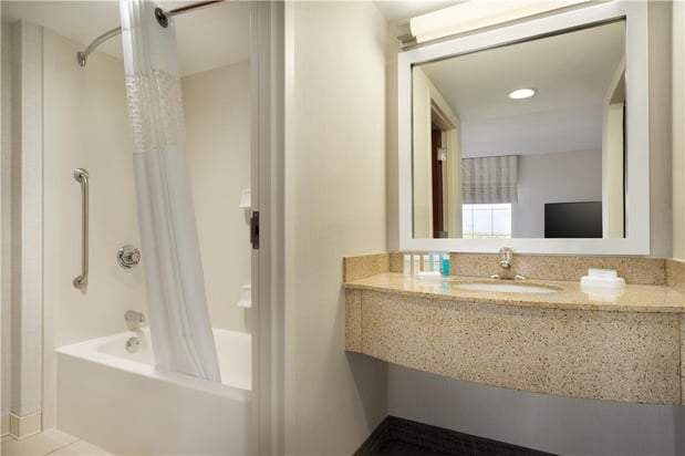 Images Hampton Inn & Suites Newport/Middletown