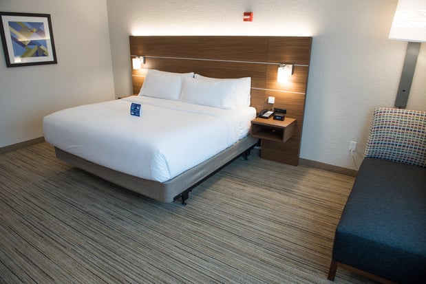 Images Holiday Inn Express & Suites Dayton SW - University Area by IHG
