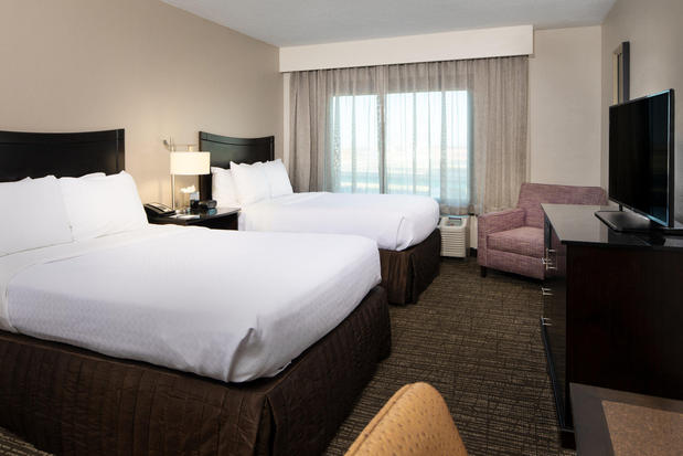 Images Crowne Plaza Memphis Downtown, an IHG Hotel