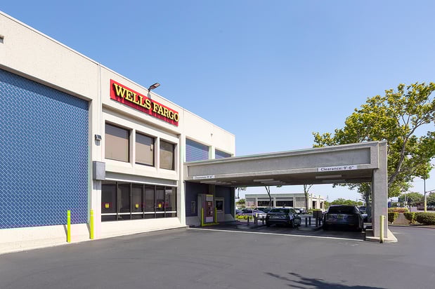 Images Wells Fargo Bank