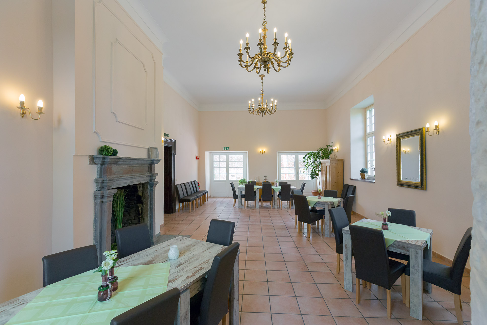 CURATA Seniorenresidenz Burg Binsfeld, Seniorenresidenz Burg Binsfeld in Nörvenich