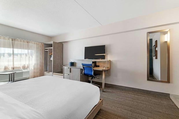 Images Best Western Plus Landmark Inn
