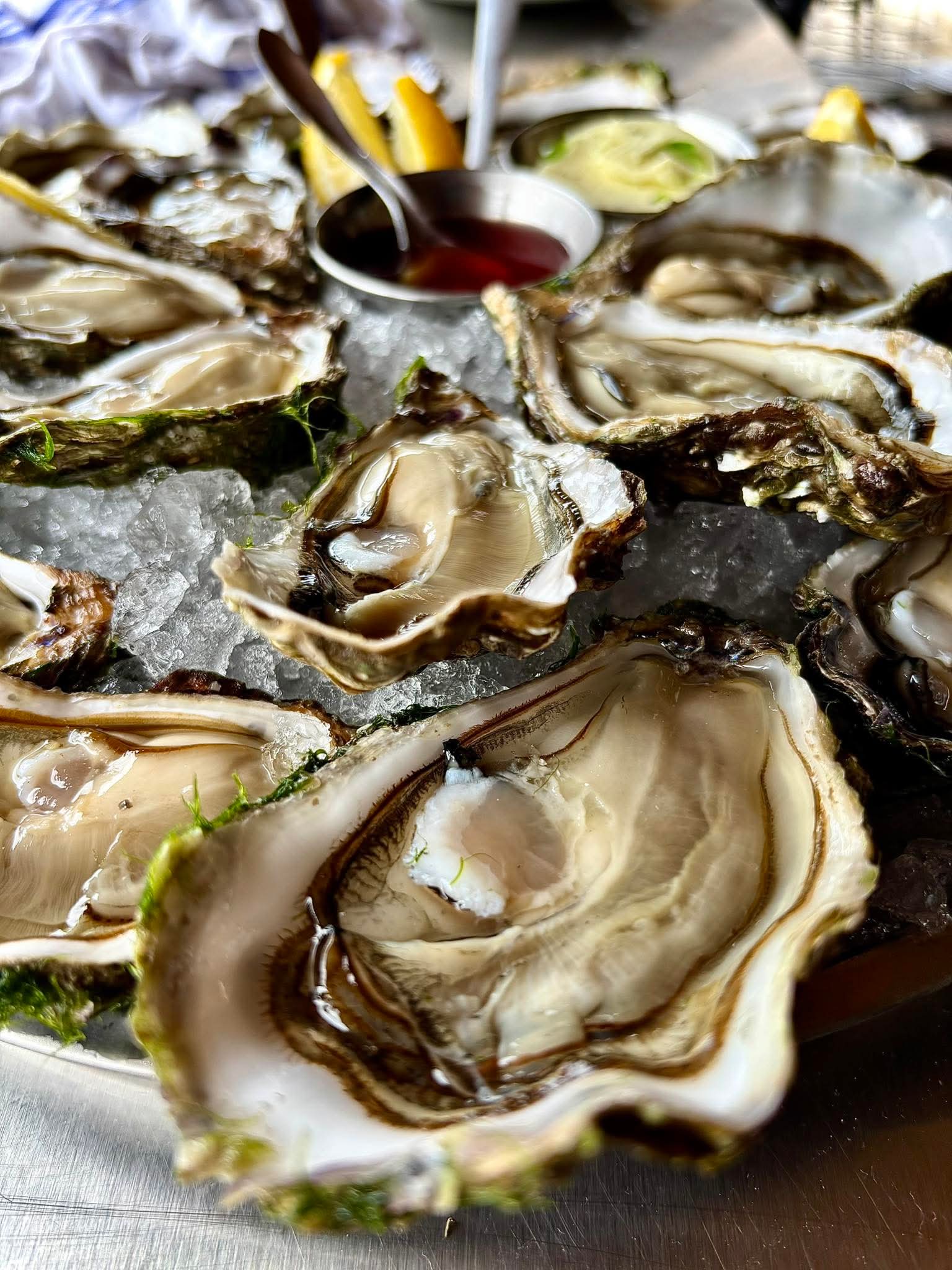 Nos huîtres naturelles de pleine mer Nos huîtres naturelles de pleine mer
