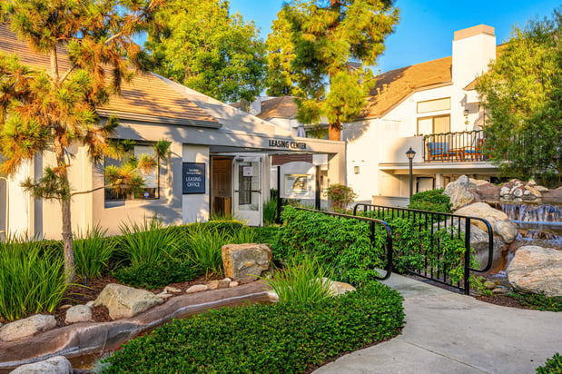 Images Sendero Huntington Beach