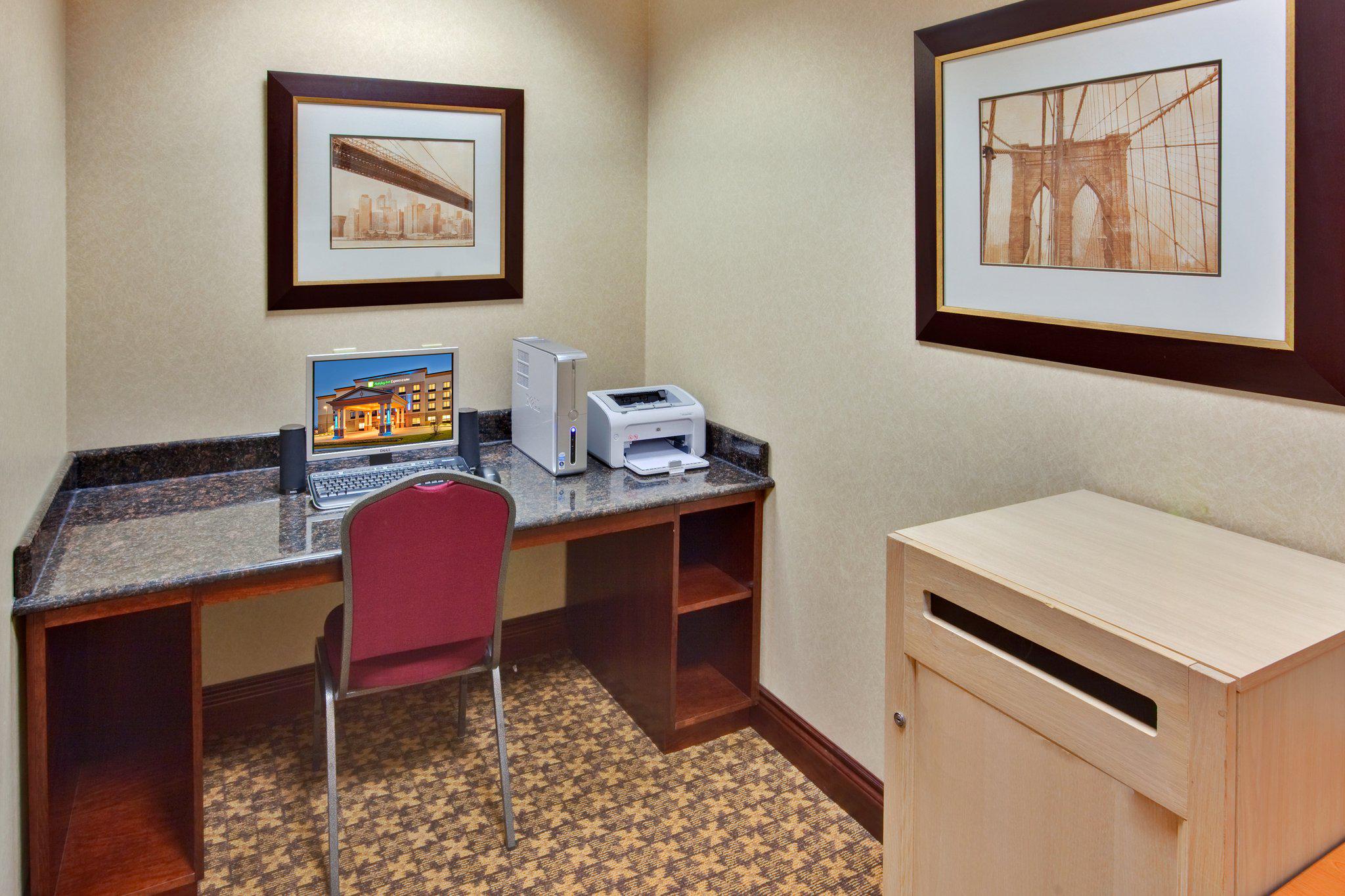 Images Holiday Inn Express & Suites Brockville, an IHG Hotel