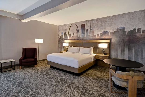 Images DoubleTree by Hilton St. Louis Airport
