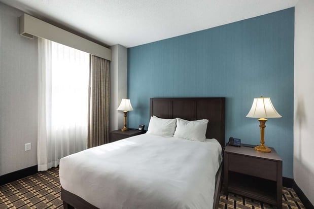 Images Inn at The Colonnade Baltimore - a DoubleTree by Hilton Hotel
