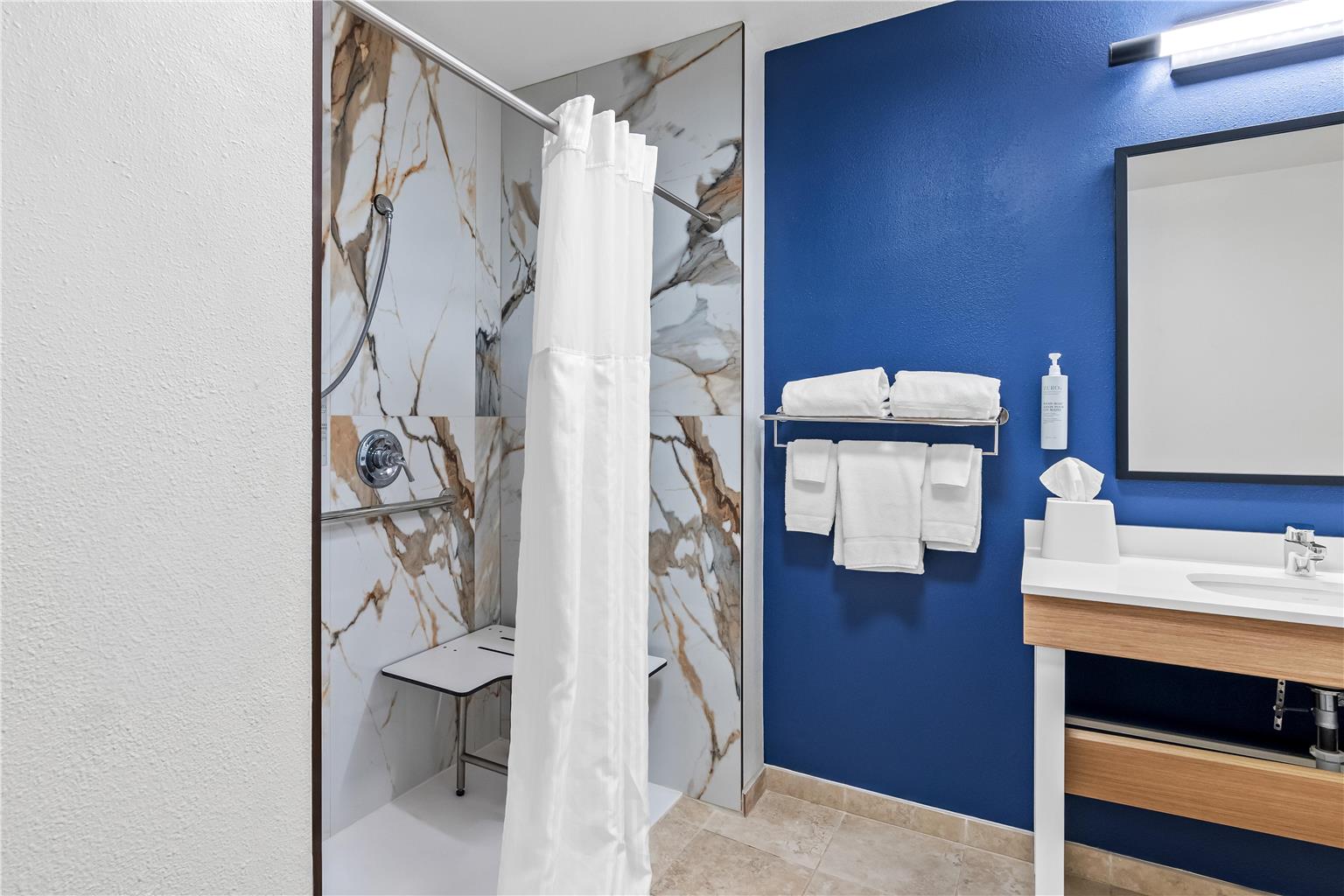 Guest room bath