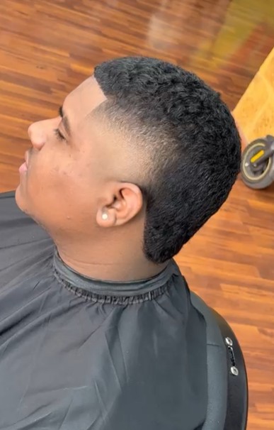 Images KAWS BARBERIA & BEAUTY STUDIO