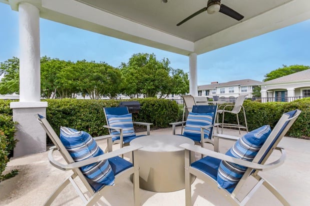 Images Chateau Des Lions Apartment Homes