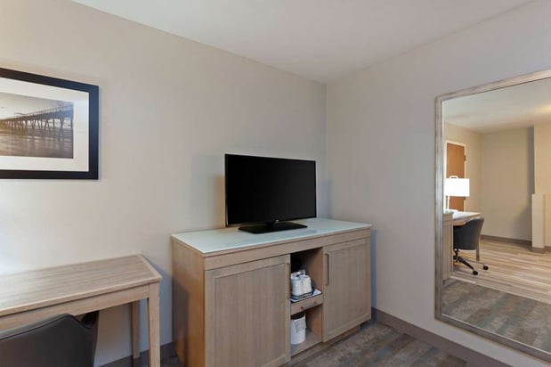 Images Hampton Inn and Suites Hermosa Beach