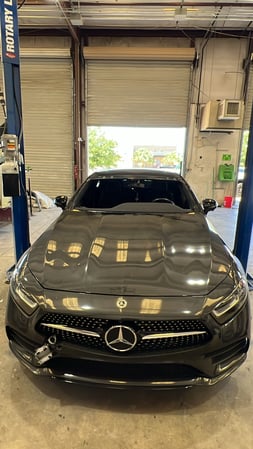 Images Lara’s Auto Glass