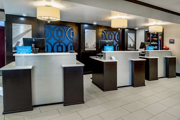 Images Embassy Suites by Hilton St. Louis Airport