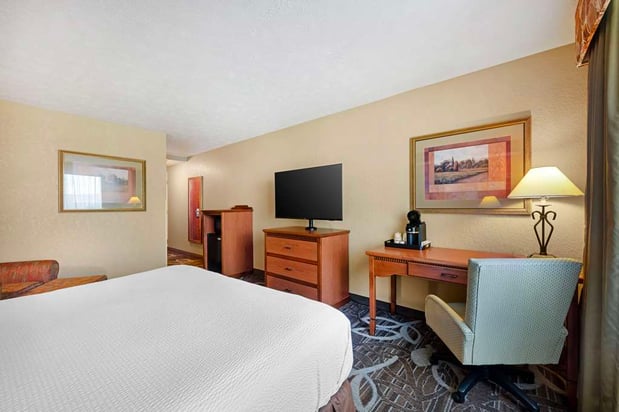 Images Best Western Plus Mid Nebraska Inn & Suites