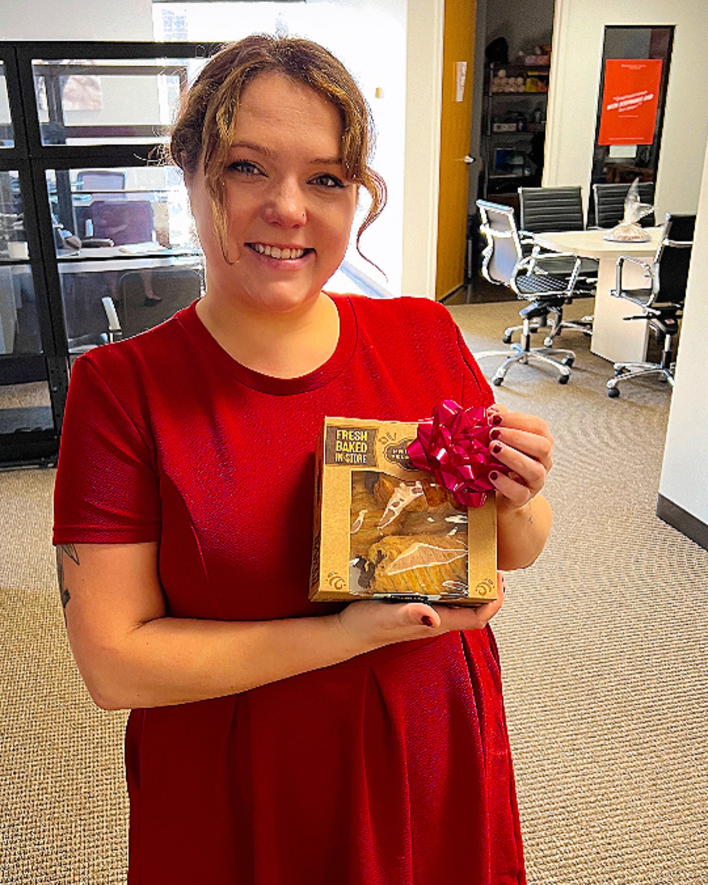 Happy workiversary to Katie! This gal is a straight shooter with a cheerful demeanor and heart of gold. You’ll find her going above and beyond for customers and our team every, single day and for that we are so appreciative. Cheers to many more!
#myagentsteph #colorado #insurance #denver #jeffersonparkdenver #denverhighlands #womanownedbusiness #workiversary