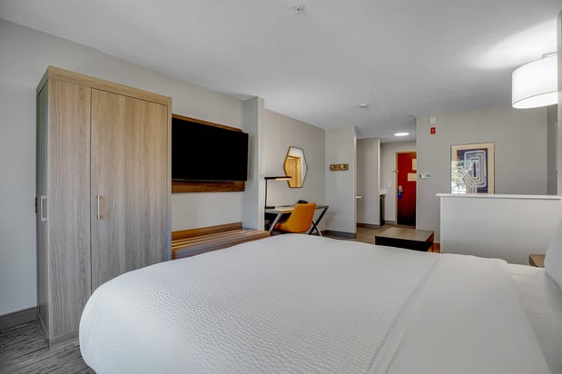 Images Holiday Inn Express & Suites Portland-Jantzen Beach by IHG