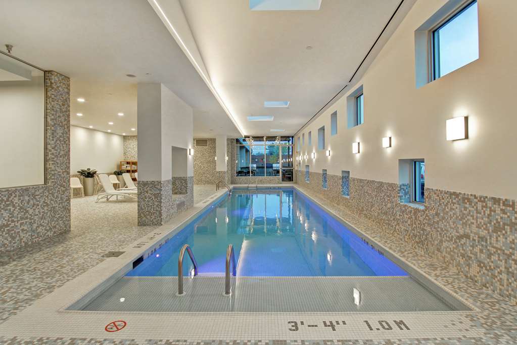 Pool Home2 Suites by Hilton Montreal Dorval Dorval (514)676-8080