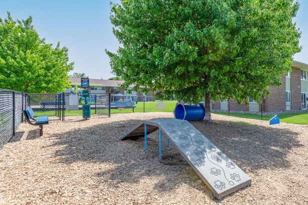 Images Creek Hill Apartment Homes
