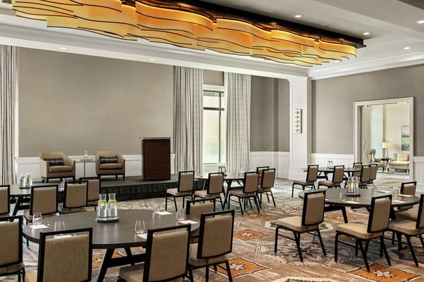 Images The Harpeth Franklin Downtown, Curio Collection by Hilton