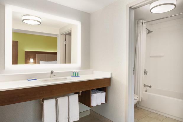 Images Holiday Inn Express Hartford South - Rocky Hill, an IHG Hotel