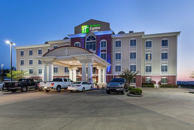 Images Holiday Inn Express & Suites Byram, an IHG Hotel