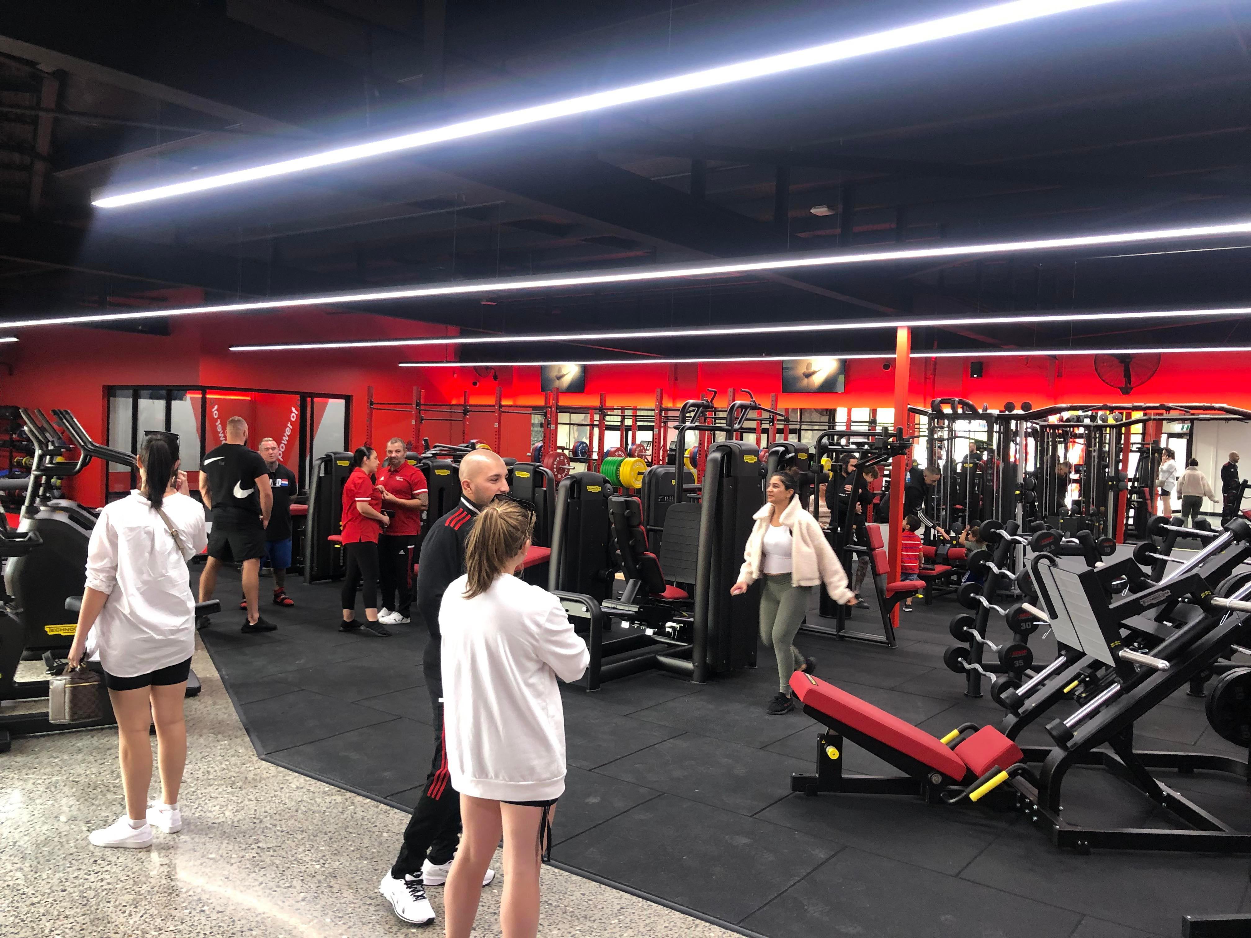 Members on Large, Modern Gym Floor Snap Fitness 24/7 Mayfield Mayfield 0422 426 596