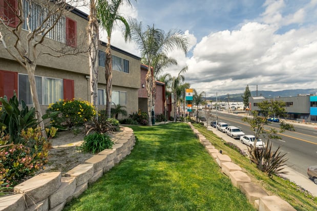 Images Topanga Canyon Apartments