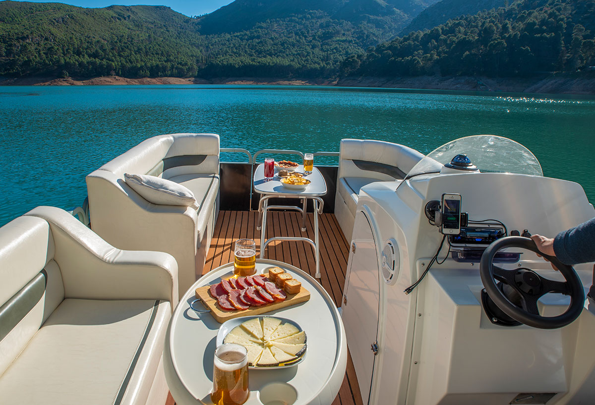Images Cazorvillas Náutica - Alquiler Barcos Solares