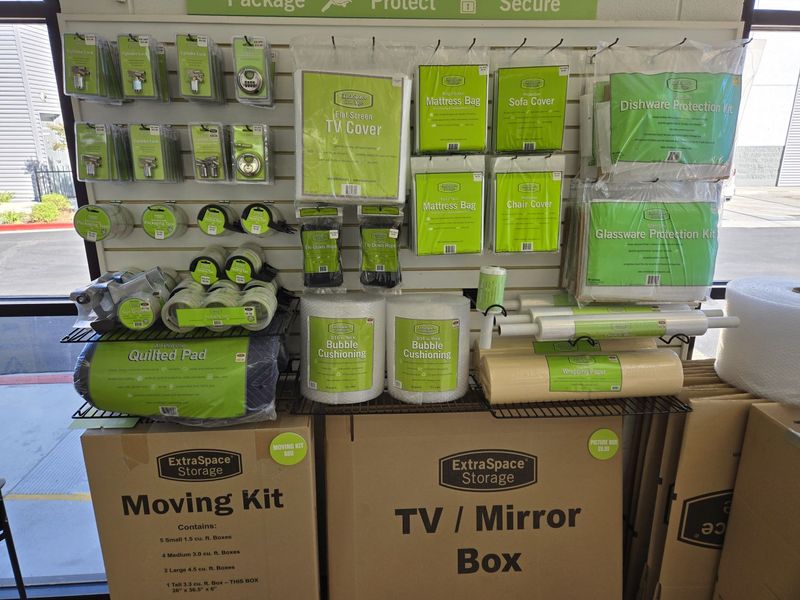 Images Extra Space Storage