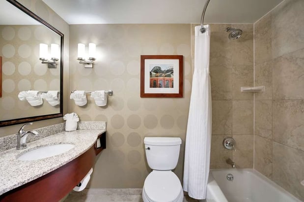 Images Hilton Garden Inn Milwaukee Airport