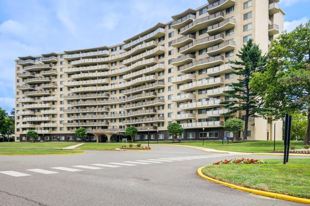 Images Towers of Windsor Park Apartment Homes