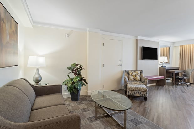 Images Crowne Plaza Executive Center Baton Rouge by IHG