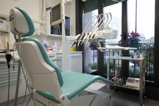 Images Dentista Milano Odontomil - Sempre Aperto 365 Giorni - Sabato Domenica e Agosto