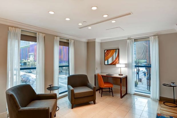 Images The Cincinnatian Hotel, Curio Collection by Hilton