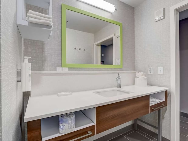 Images Hampton Inn and Suites by Hilton Cincinnati Midtown Rookwood