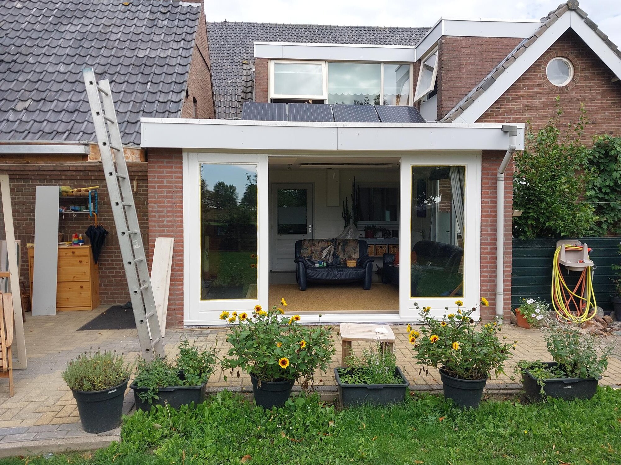 Foto's O.F.S.  muur-plafondspuiten.nl