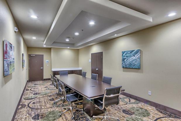 Images Holiday Inn Express & Suites Carrizo Springs by IHG