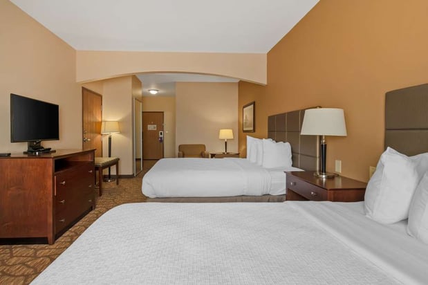 Images Best Western Plus Butterfield Inn