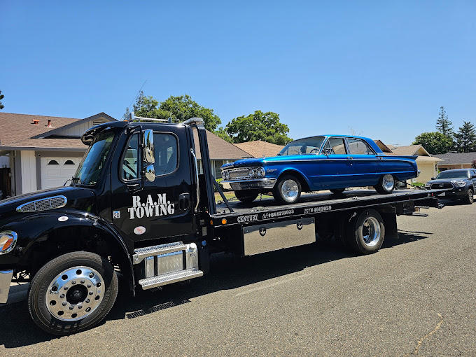 Images RAM Towing