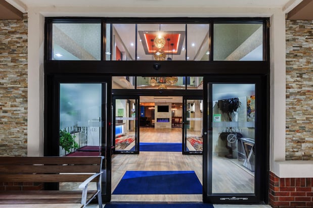 Images Holiday Inn Express & Suites Houston East by IHG