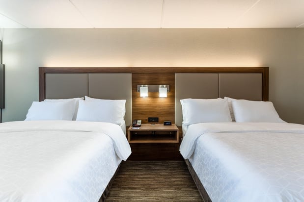 Images Holiday Inn Express & Suites Cedar Falls - Waterloo by IHG